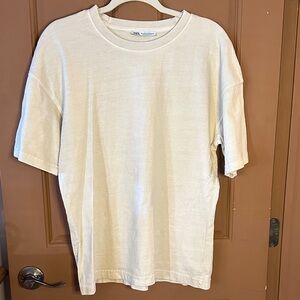 Zara Men's Short Sleeve Tee in Cream